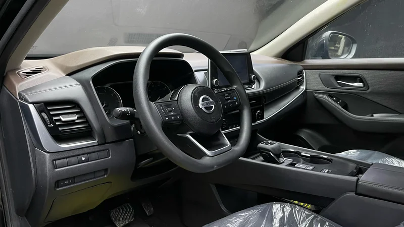 Nissan Rogue SV #75002362933683753346112