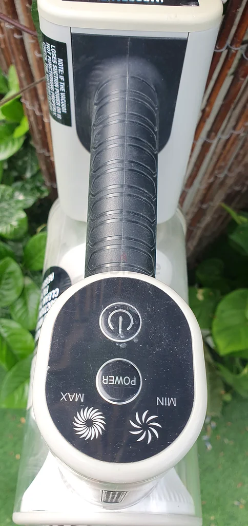 Vacuum cleaner63256079751682114