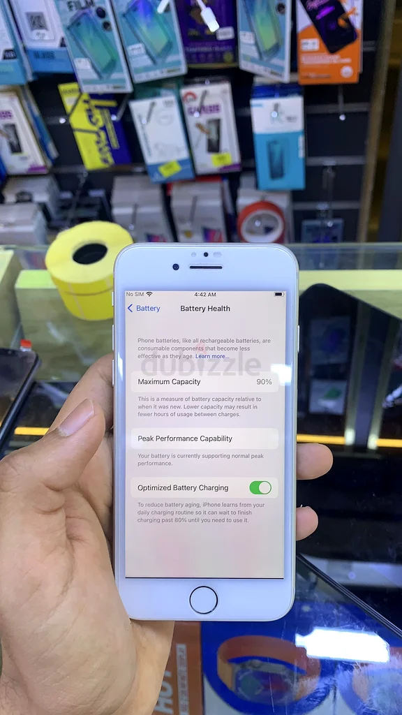 iPhone 763215875571458112