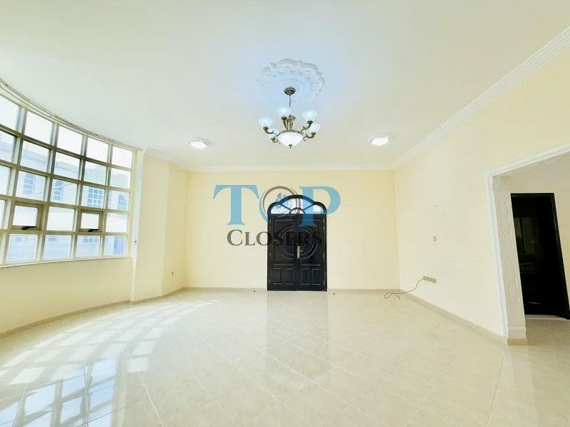 Compound Villa | Prime Location | Covered Parking62868801437827111