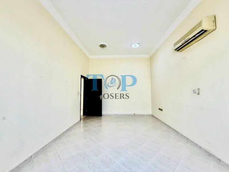 Compound Villa | Prime Location | Covered Parking62868801437827114