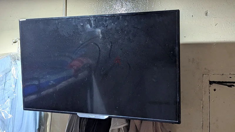 شاشة LCD63260757934210111