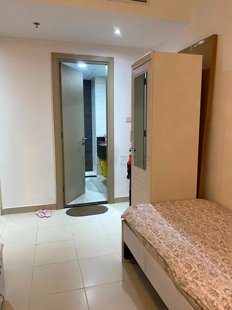 Female Singlebed available in Arjan.63220800599171112