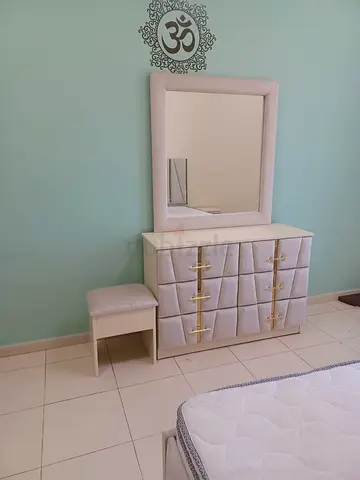 Dressing table