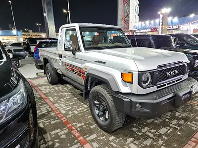 تويوتا لاند كروزر  بيك أب