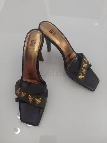Gianfranco Ferre leather  sandals size 37