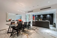 Luxurious | upgraded Unit | Prime Location