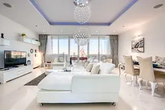 Stunning Views and Private Beach on the Palm