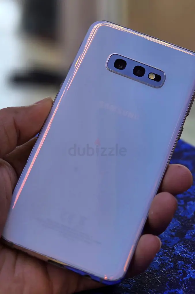 SAMSUNG S10E