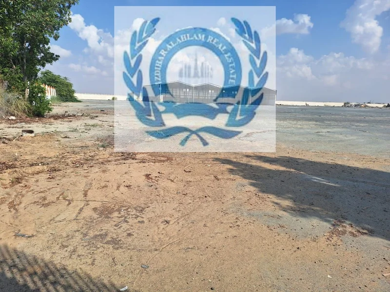 صفقة مُحْنَة، قطعة أرض بناية G+4، مقابل المسجد والحديقة، بالقرب من المدرسة، في تلال سيتي الشارقة.628637701963531112