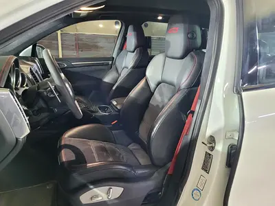 2013 Porsche CAYENNE — миниатюра 13