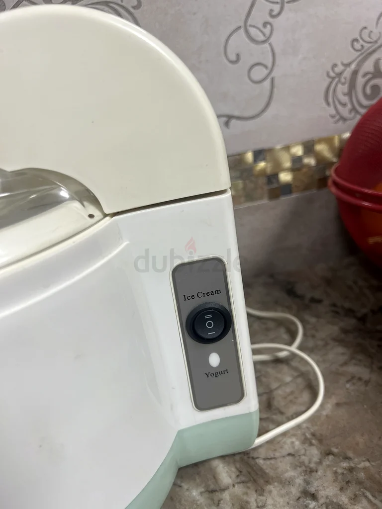 An ice cream making machine63254500517249111
