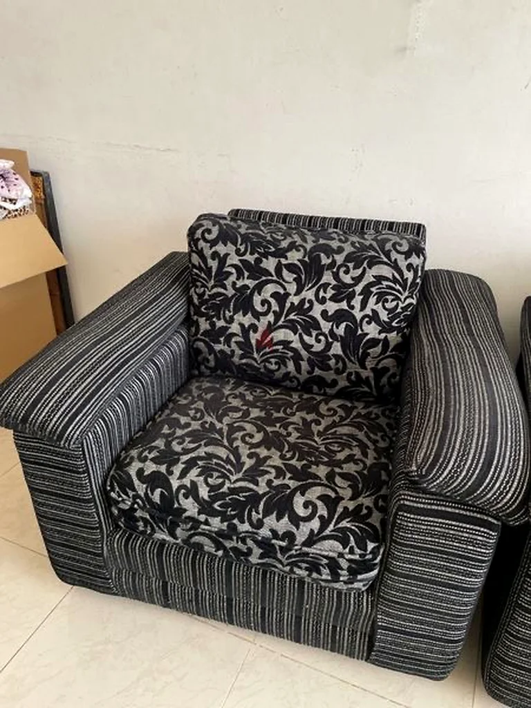 أريكة ثلاثية المقاعد ومرتبتين أريكة مفردة مجانية62929656549506111