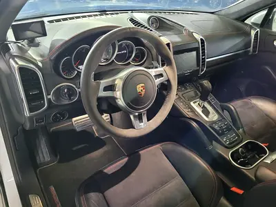 2013 Porsche CAYENNE — миниатюра 14