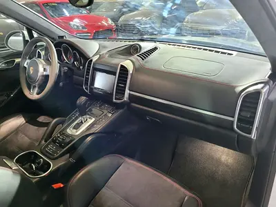 2013 Porsche CAYENNE — миниатюра 15