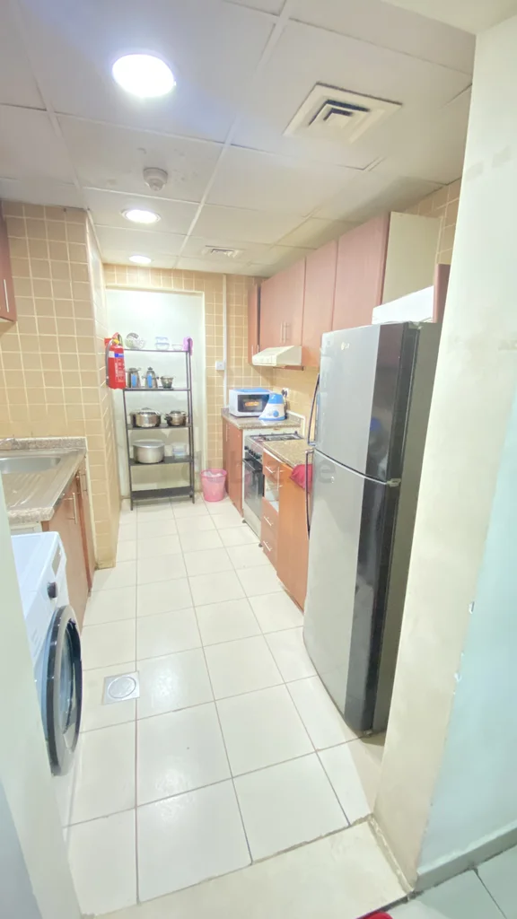مساحة سرير متوفرة للسيدات الهنديات62865774703491114