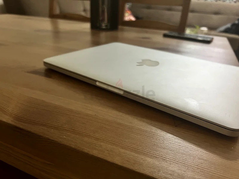 MacBook Pro63167117242499113