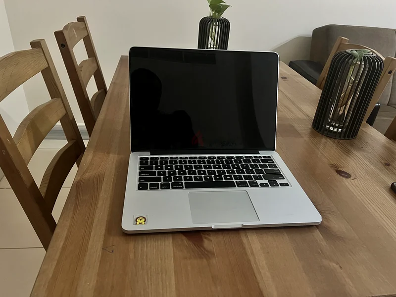 MacBook Pro63167117242499111
