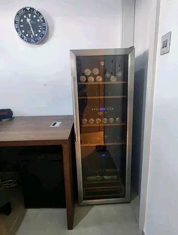 Hoover 72 bottle wine fridge