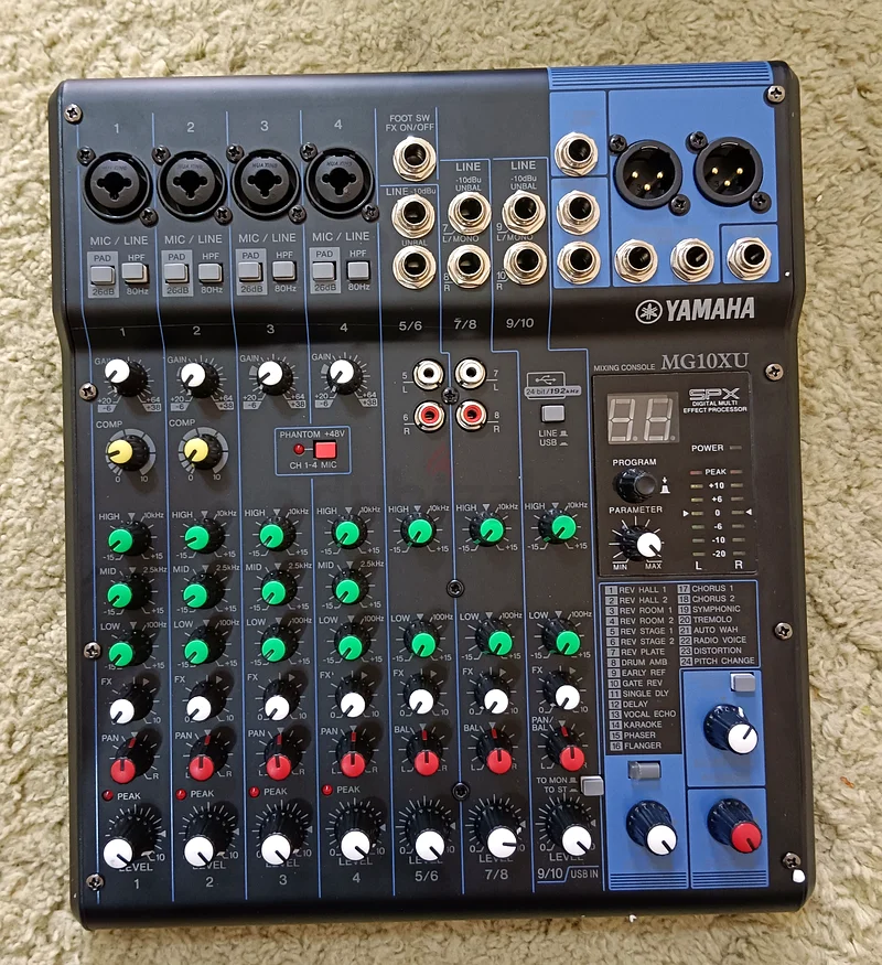 Yamaha MG10XU mixer63233646173186111