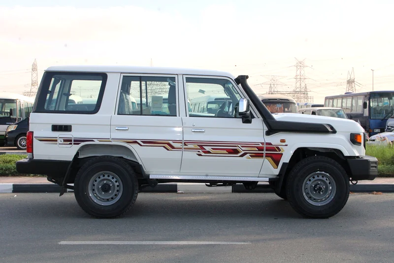 TOYOTA LAND CRUISER 4.5L DIESEL V8 STD MANUAL63165691689730112