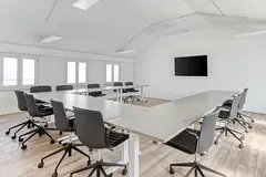 Fully serviced open office space for rent for you and your team in Dubai, Deira City Center