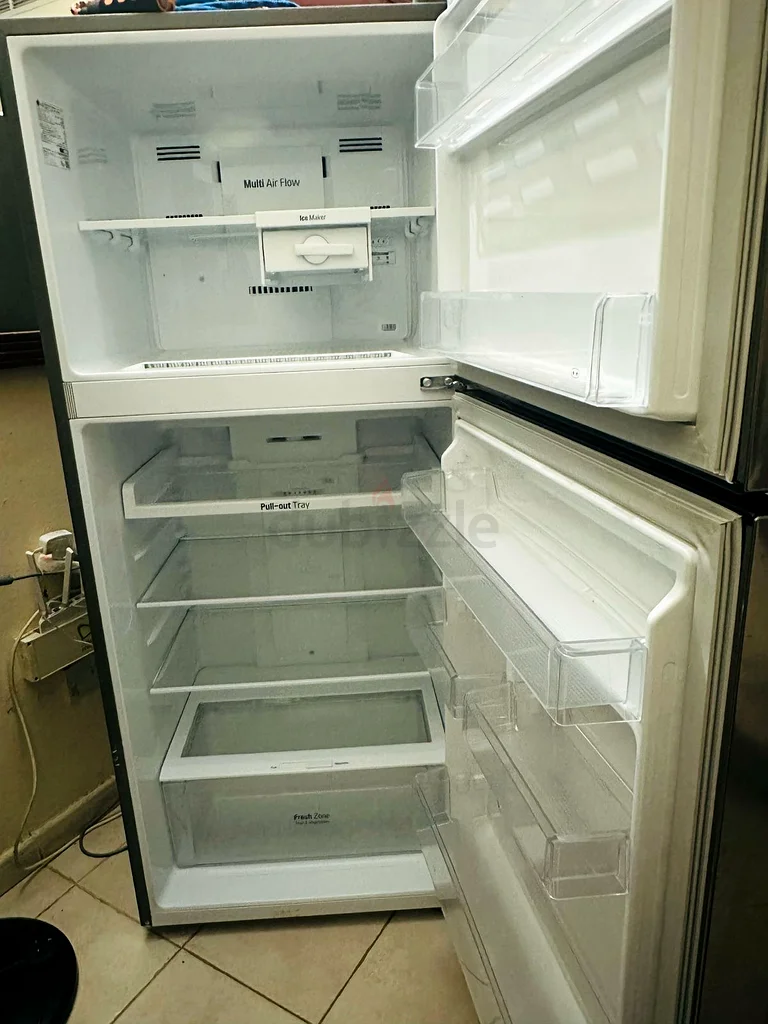 LG refrigerator 427 litre, same as new, in great condition with no issues63253485040130114