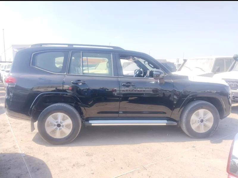 Land Cruiser LC300 GXR Petrol 4.0L63158340006145112