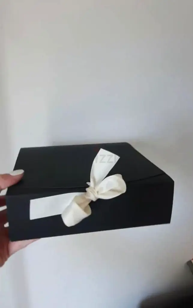 صناديق هدايا جديدة تمامًا