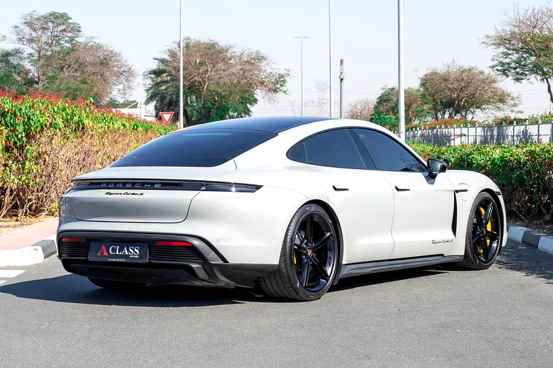 PORSCHE TAYCAN TURBO S. GCC. Full options63150947022850113