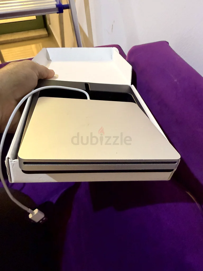 Apple USB SuperDrive for Mac - Perfect Condition!63166654602627112