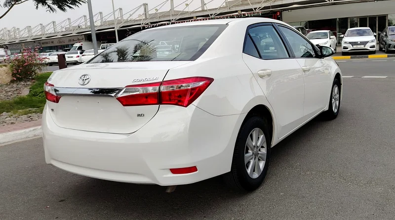 !! 2015 !! تويوتا | كورولا | SE 2.0 | تم قيادتها 89000 فقط | خليجي |63166631638274112