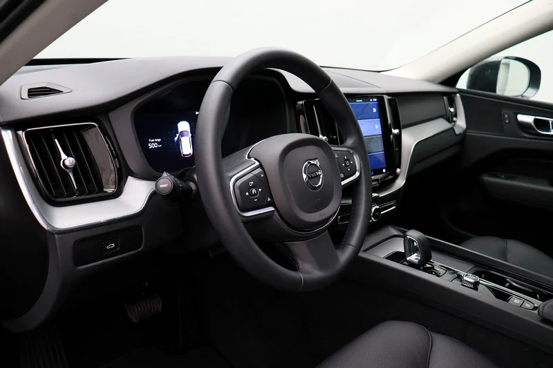 2023 XC60 B5 كور - معتمد من شركة الفطيم63221300622339113