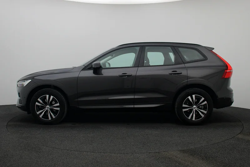 2023 XC60 B5 كور - معتمد من شركة الفطيم63221300622339112