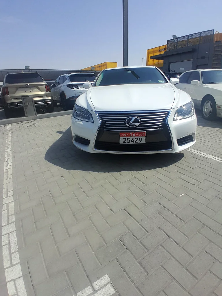 Lexus LS 460631684946789141129