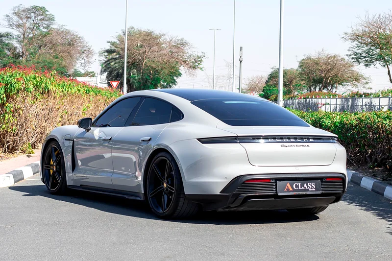 PORSCHE TAYCAN TURBO S. GCC. Full options63150947022850112