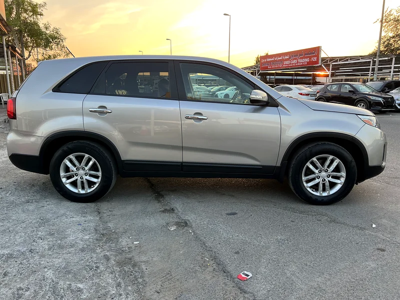 KIA SORENTO - 2.463398628668929114