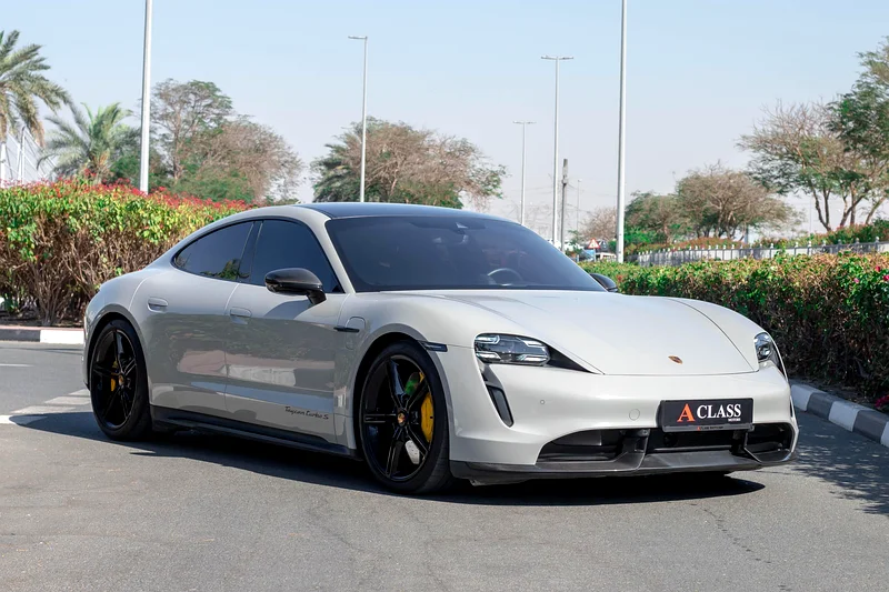 PORSCHE TAYCAN TURBO S. GCC. Full options63150947022850111