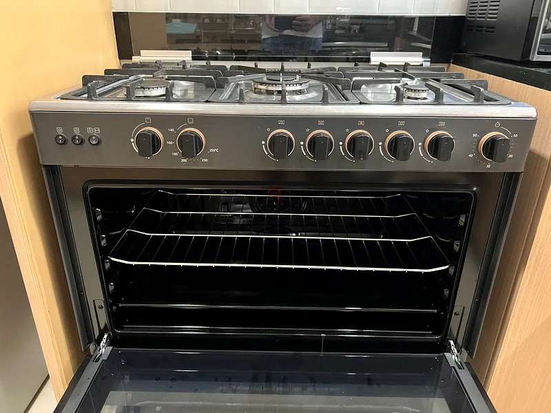 Used Toshiba 5 Burner Gas Stove Oven Cooker63168524511233111