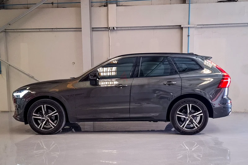 AED 1746/month | 2021 Volvo XC60 T5 R Design | GCC Specs | Ref#29804363221301241475114
