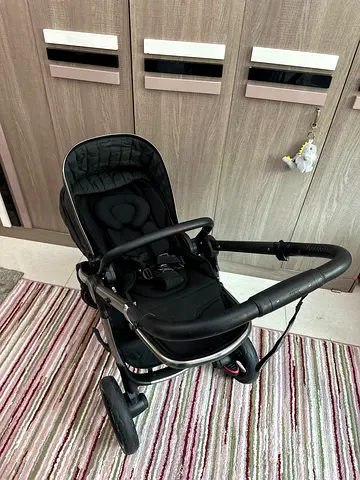 Mamas and papas occaro stroller with bassinet