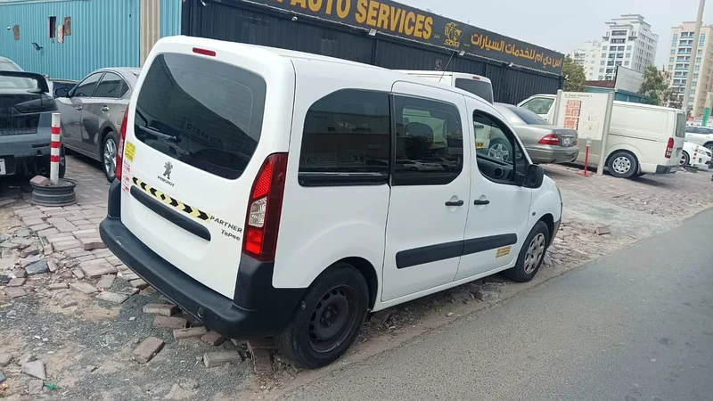 Peugeot Partner 2016 5 SEATER GCC SPECS62930628228226113