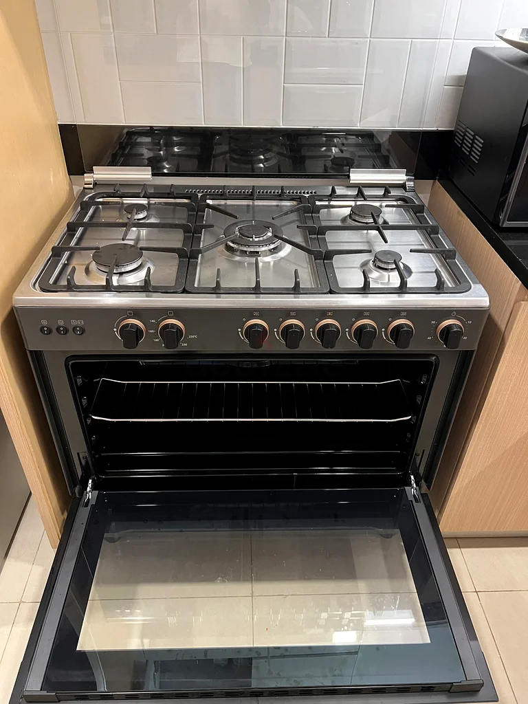 Used Toshiba 5 Burner Gas Stove Oven Cooker63168524511233112