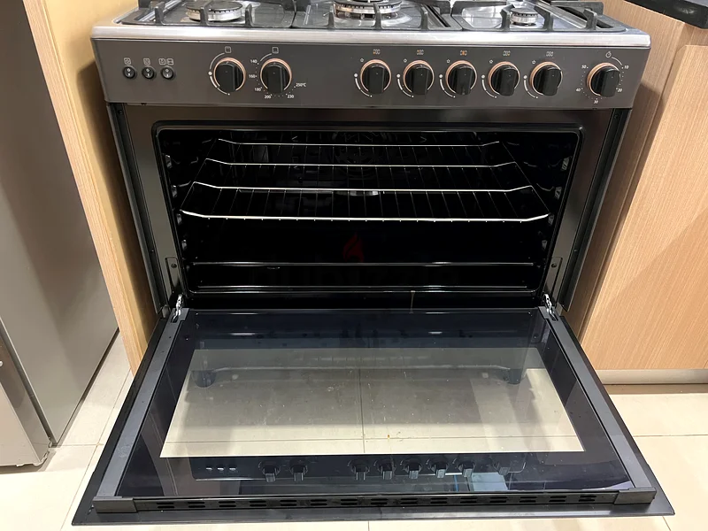 Used Toshiba 5 Burner Gas Stove Oven Cooker63168524511233113