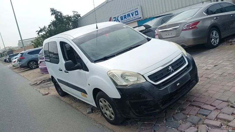 Peugeot Partner 2016 5 SEATER GCC SPECS62930628228226112