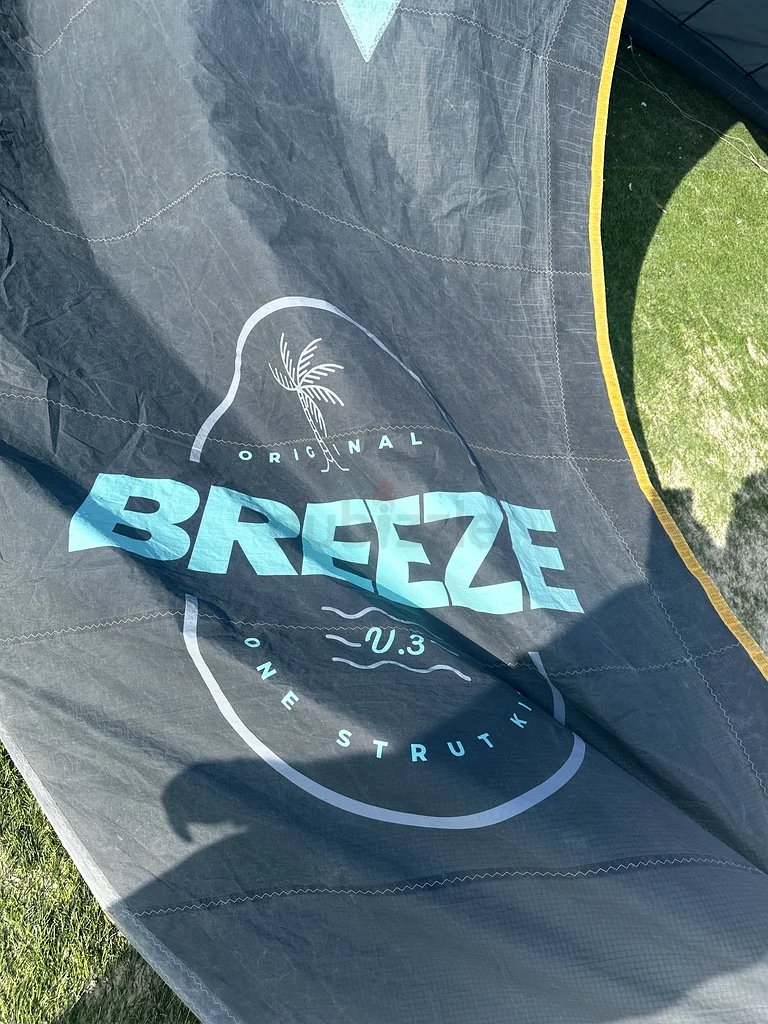 13m F-ONE Breeze V3 with LINX bar and lines63242170650754114