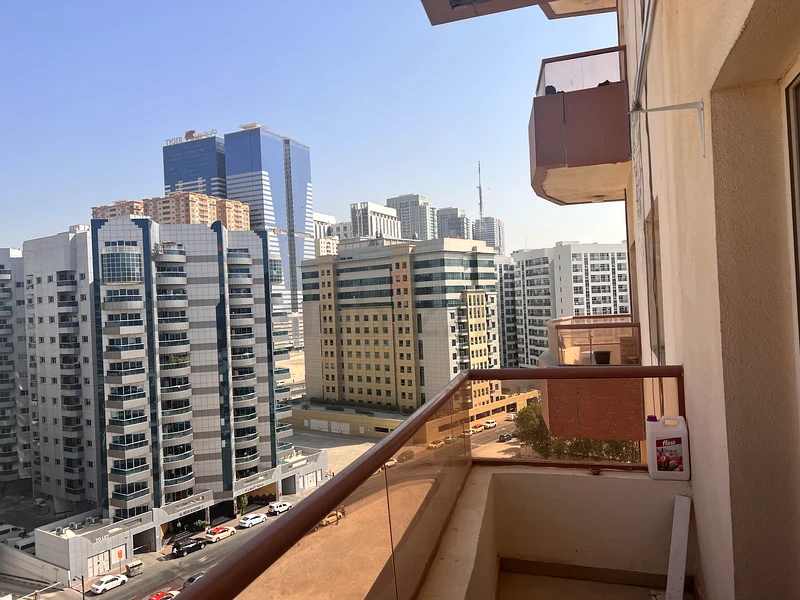 مساحة سرير هندية جنوبية. 6 أشخاص مع حمام داخلي. بالقرب من نستو. جميع الفواتير متضمنة. بدون عمولة63796043751938110