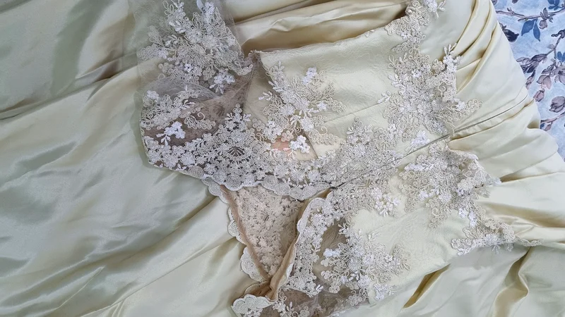 Elegant Vintage Bridal Gown for Sale63238583716225114