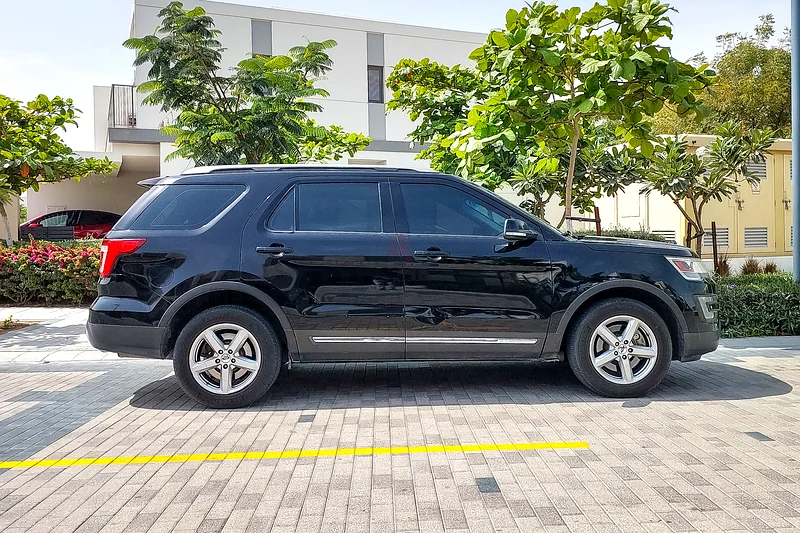 AED 1075/month | 2017 Ford Explorer Xlt | GCC Specs | Ref#29762563156039234691113