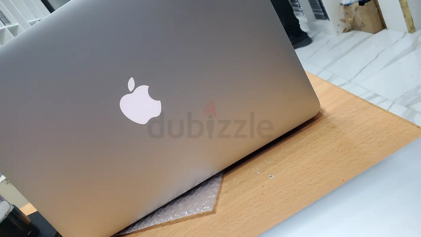 Macbook pro core i5 5th generation63255535407361110